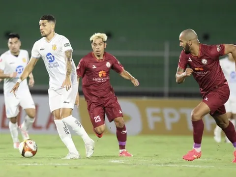 Phơi áo tại Quy Nhơn, Nam Định run rẩy giữ ngôi đầu