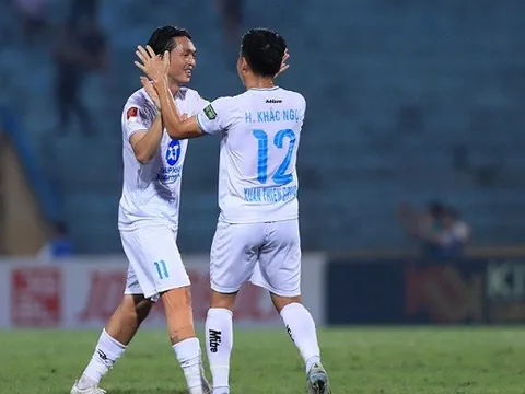 Khi CLB V-League làm suy yếu mình để tăng cường sức mạnh cho đối thủ