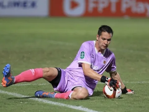 Nhân tố Việt kiều nói điều bất ngờ về V-League; CĐV ĐNÁ tri ân Thùy Trang