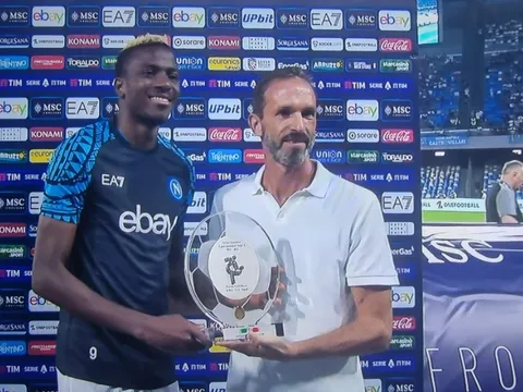 Osimhen nhận danh hiệu Vua phá lưới