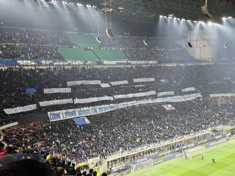 Fan Inter đả kích Juve thậm tệ trong trận Derby d'Italia