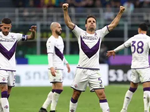 Inter gục ngã, Juve đánh bại Verona