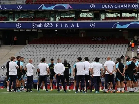 Inter hừng hực khí thế trước giờ G; Rõ biểu cảm của Martinez - Lukaku