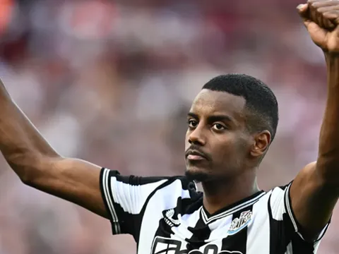 Đòn hồi mã thương Newcastle dành cho Arsenal