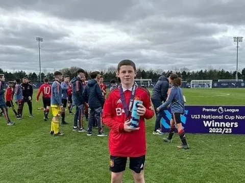 Con trai Rooney phá lưới Man City, giúp đội trẻ M.U giành danh hiệu