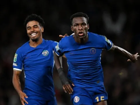 Jackson nổ súng, Chelsea bắn hạ Brighton