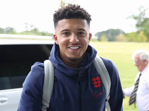 Jadon Sancho cười tươi khi tuyển Anh hội quân