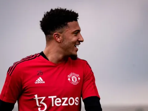 Jadon Sancho lần đầu trở lại tập luyện cùng M.U