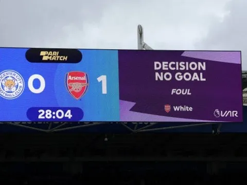 Jamie O'Hara: "Một trong những quyết định tồi tệ nhất của VAR"