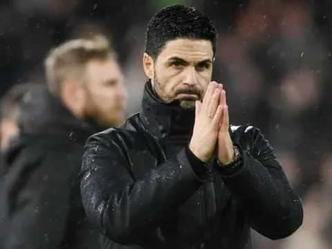 Jamie Redknapp chỉ rõ điều Arteta nên làm vào tháng Giêng