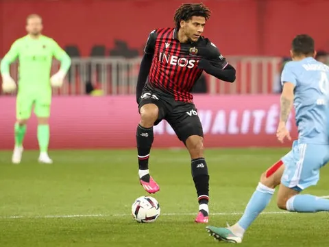 Jean-Clair Todibo gây choáng