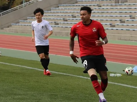 Jesse Lingard ghi bàn trở lại