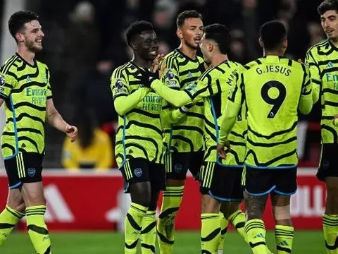 Jesus và Saka lập công, Arsenal cách Liverpool 2 điểm