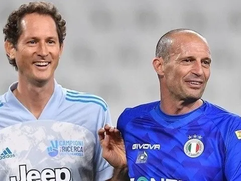 Phản ứng của HLV Allegri sau khi ban lãnh đạo Juventus từ chức