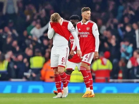 Khúc cua định mệnh của Arsenal