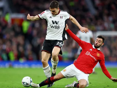 Amrabat khiến chuyên gia lo ngại về bom tấn tiềm năng của Man Utd