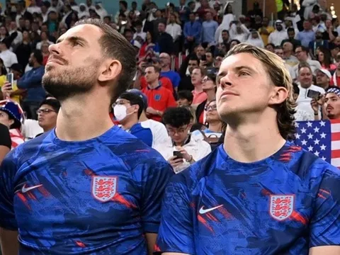 Joe Cole: Cậu ấy có thể tạo ra di sản sánh ngang Henderson