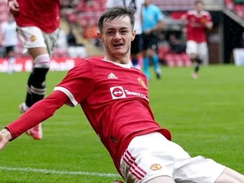 Ghi 5 bàn/4 trận, 'họng pháo' Man Utd chính thức được vinh danh