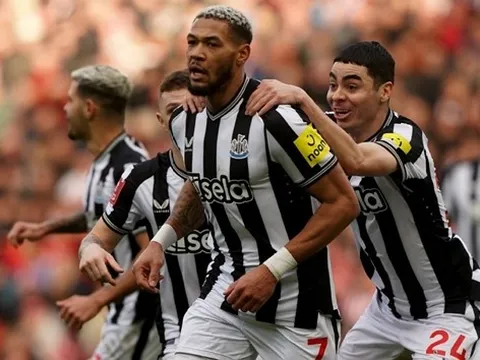 Trụ cột Newcastle lên bàn phẫu thuật