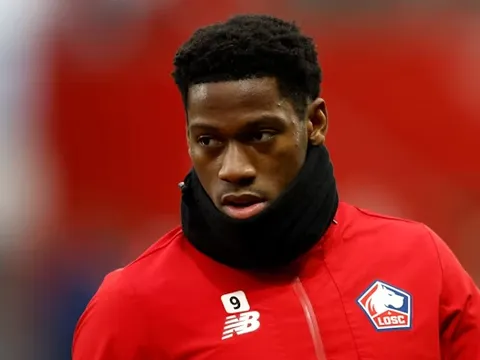 Jonathan David bắn tín hiệu đến Premier League