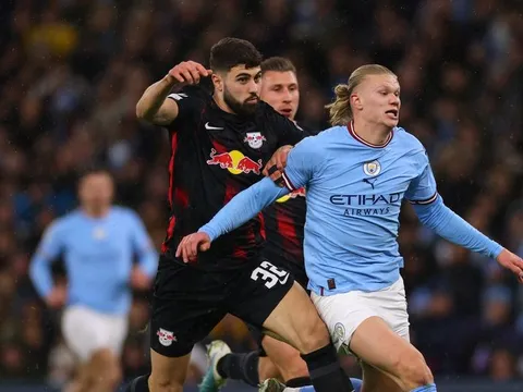 Josko Gvardiol hé lộ về cái bắt tay với Pep Guardiola