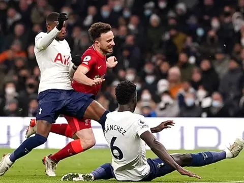 Jamie Redknapp: "Một quyết định kinh khủng"