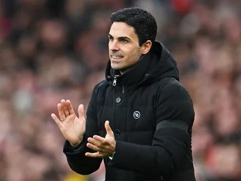 "Việc bị loại khỏi mọi giải đấu cúp là lợi thế của Arsenal"