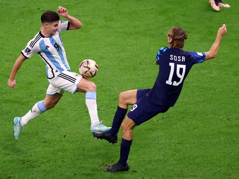 "Một tiền đạo toàn diện hơn Mbappe và Haaland"