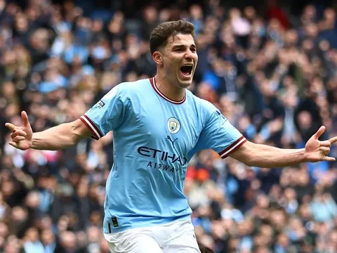 Julian Alvarez là món hời của Man City