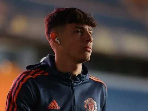 Vừa trình làng, thần đồng Man Utd bỏ túi ngay một kiến tạo