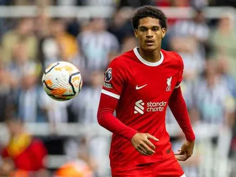 Jurgen Klopp chỉ rõ tố chất hơn người của Quansah