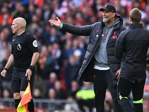 Buộc tội trọng tài, Klopp nhận sự phản ứng gay gắt