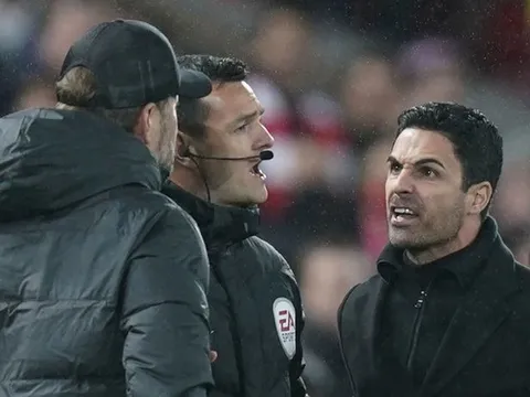"Jurgen Klopp mới là kẻ phản diện"