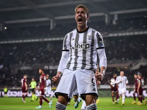 Juventus để Vlahovic đến Arsenal với một điều kiện