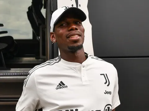 Juventus khó chịu với Pogba