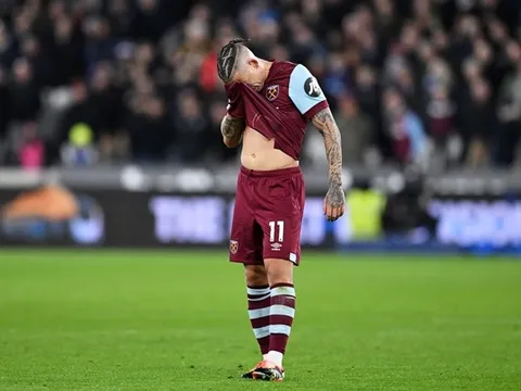 Man City sẵn sàng cắt lỗ bán Phillips