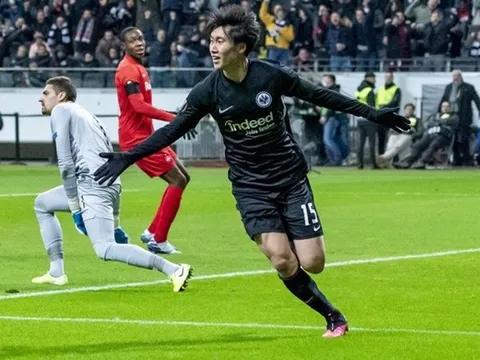 M.U, Chelsea điên đảo vì nhạc trưởng Frankfurt