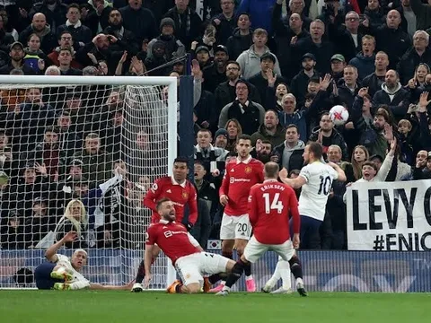 "Hy vọng cậu ấy sẽ thay đổi quyết định và chuyển đến Man Utd"