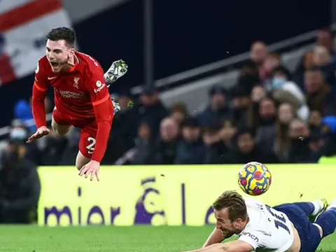 'Nếu Robertson không kịp tránh Kane, cậu ấy đã được cáng ra khỏi sân'