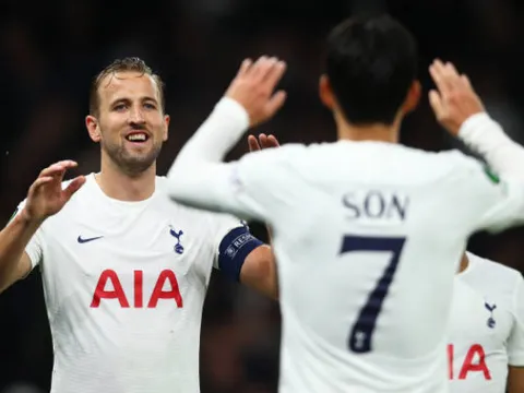 Kane nã hat-trick trong ngày Tottenham vùi dập đại diện đến từ Slovenia