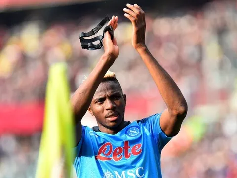 "Osimhen đã hỏi tôi về Ngoại hạng Anh"