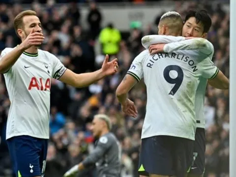 Kane - Son phả hơi nóng vào gáy Man Utd