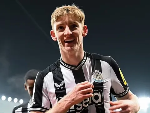Kẻ hạ sát Man Utd xứng đáng lên ĐT Anh
