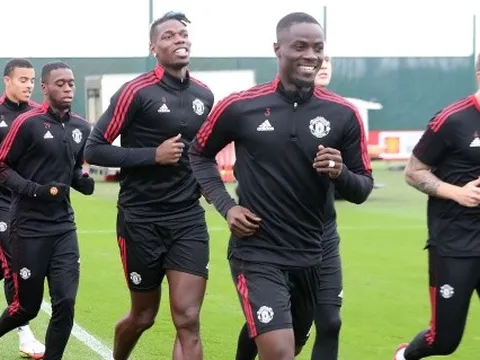 Kẻ thay thế Varane đầy rạng rỡ, xót xa hình ảnh De Beek trên sân tập M.U