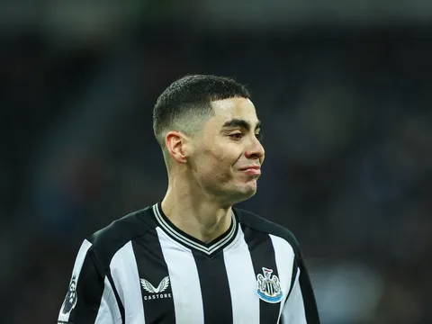 Almiron đi, Newcastle lập tức đón người thay thế Joelinton