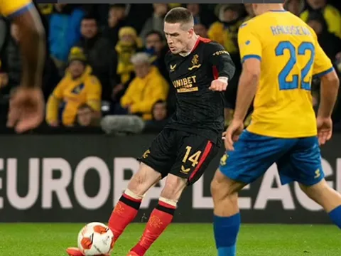 Gerrard thâu tóm cựu cầu thủ Liverpool