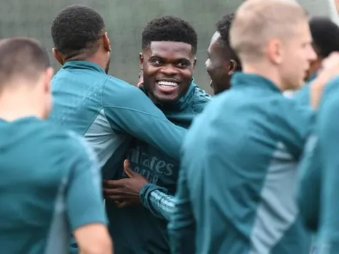 Kevin Campbell chỉ ra tiền vệ tốt hơn cả Declan Rice ở Arsenal