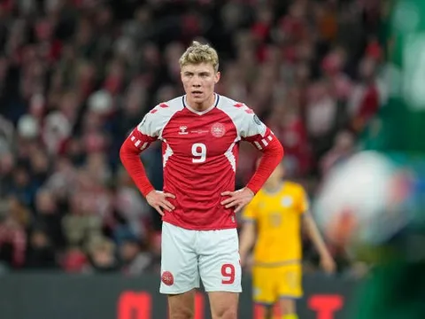 "Khẩu trọng pháo Bundesliga" làm lu mờ Rasmus Hojlund