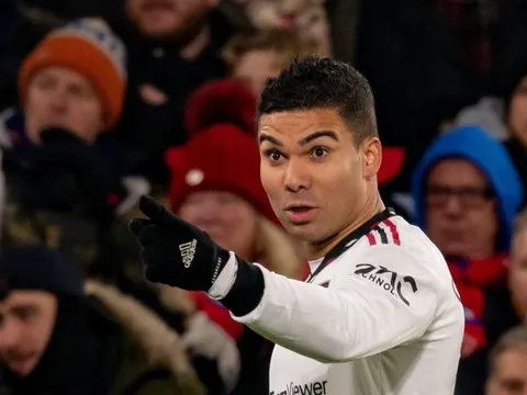 Khoảng trống Casemiro ở đại chiến Arsenal - MU