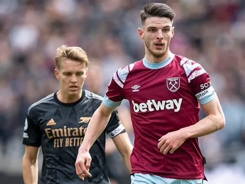 Hình ảnh đắt giá của Odegaard khiến CĐV Arsenal phát cuồng